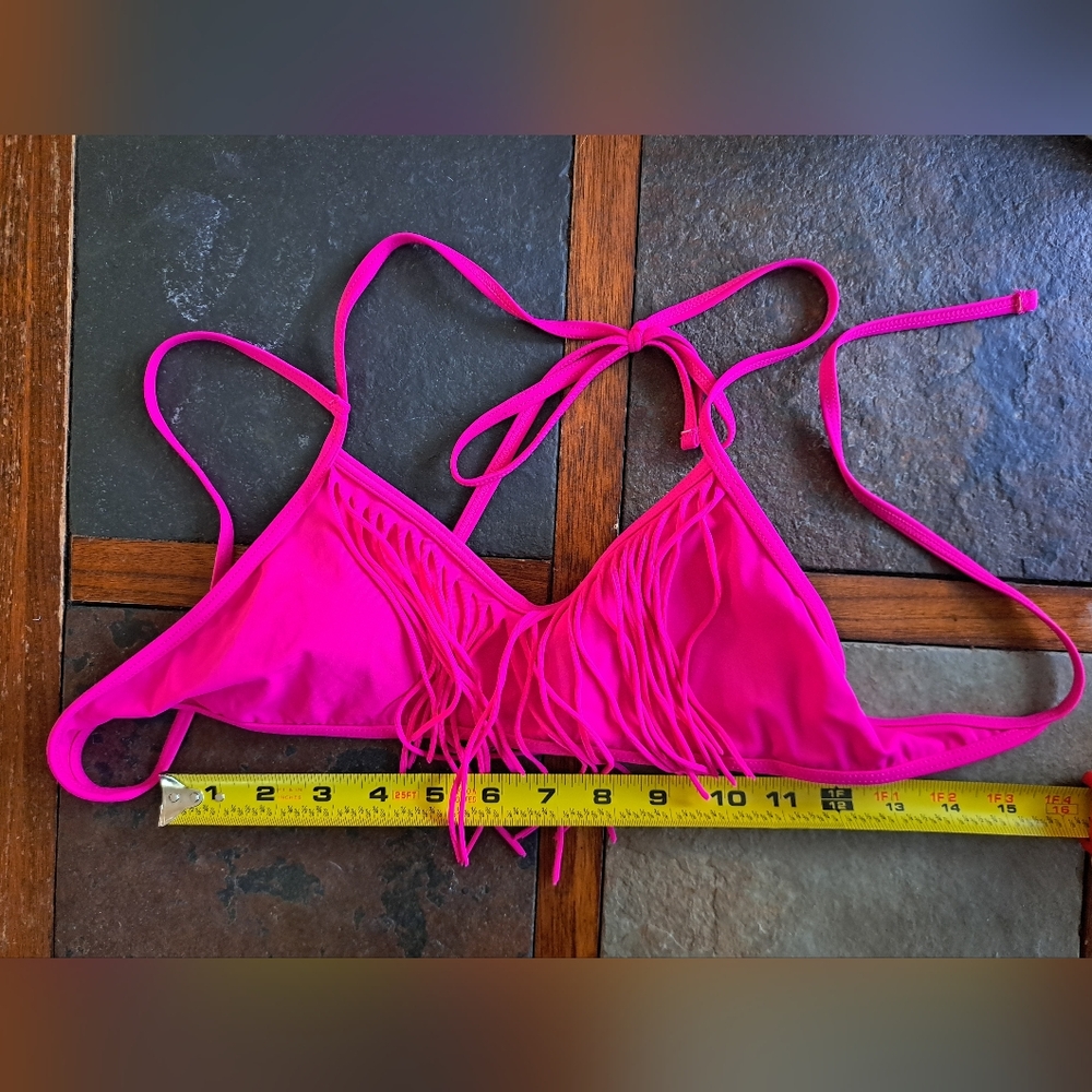 💗💗Vibrant HOT Pink Fringe Bikini Top - Size Small
